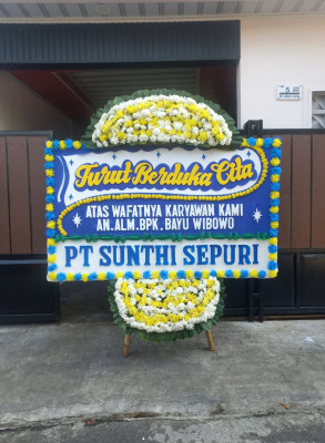 Papan Bunga Duka di Pasar Manggis