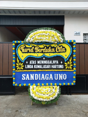 Papan Bunga Duka di Pasar Manggis